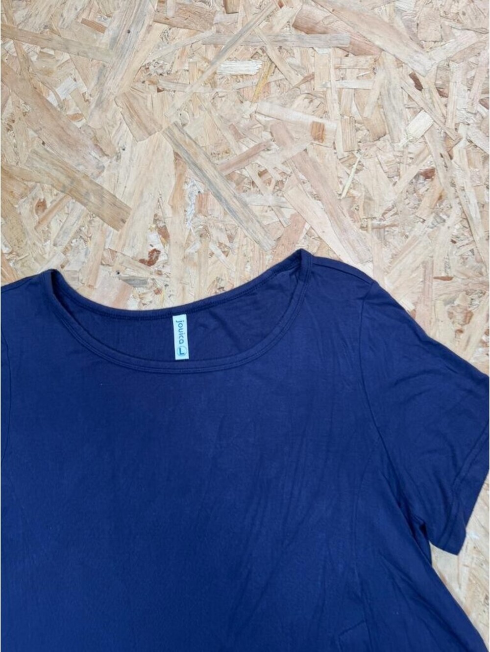 Jouica Women's Navy Blue Asymmetrical Hem T-Shirt Top Size L Button Accent - Picture 6 of 14